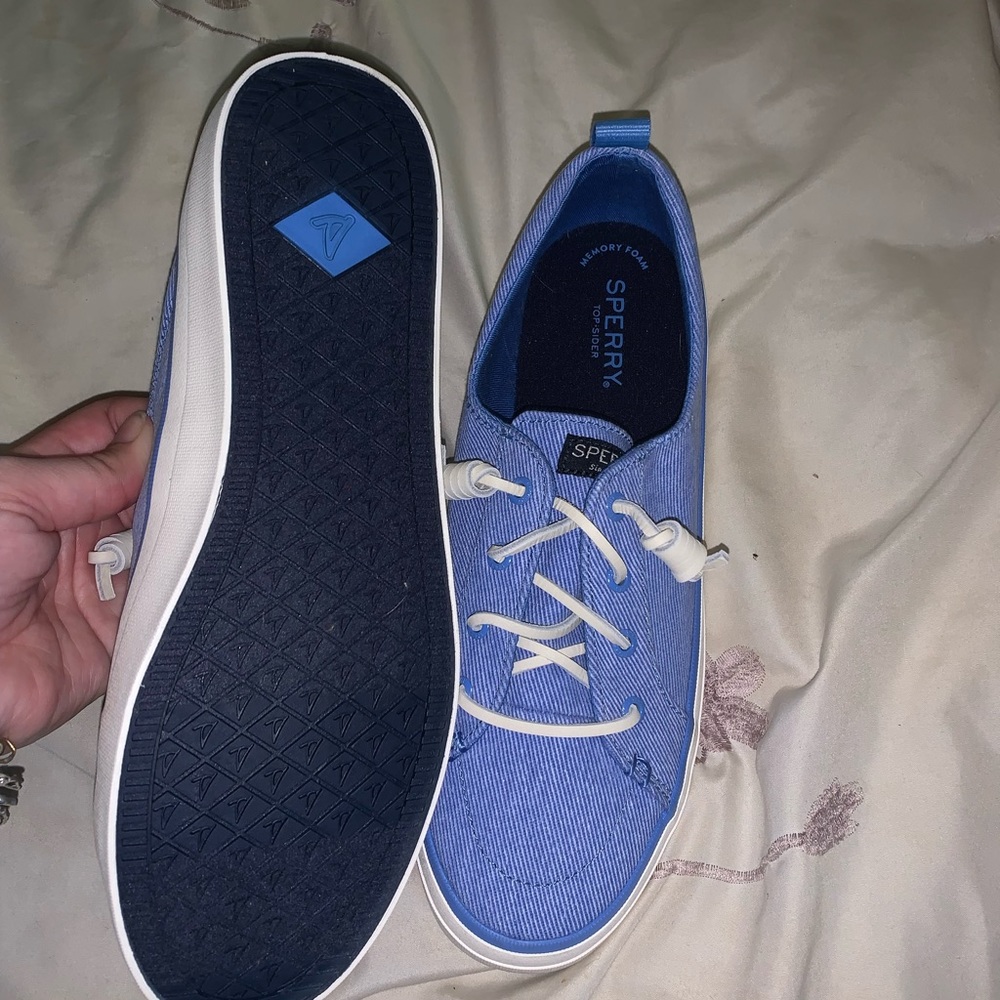 Sperry - Picture 2 of 4